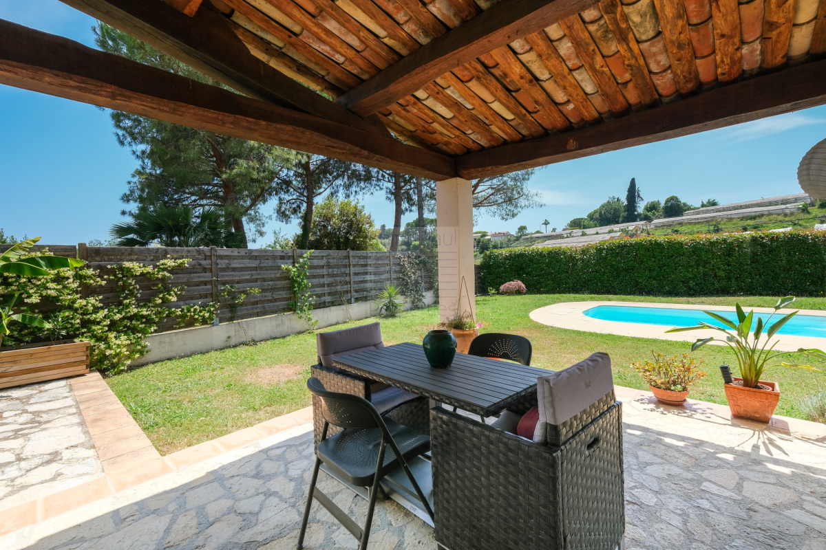 Maison de luxe à vendre à Saint-Paul-de-Vence, 750 000 €, Photo 2
