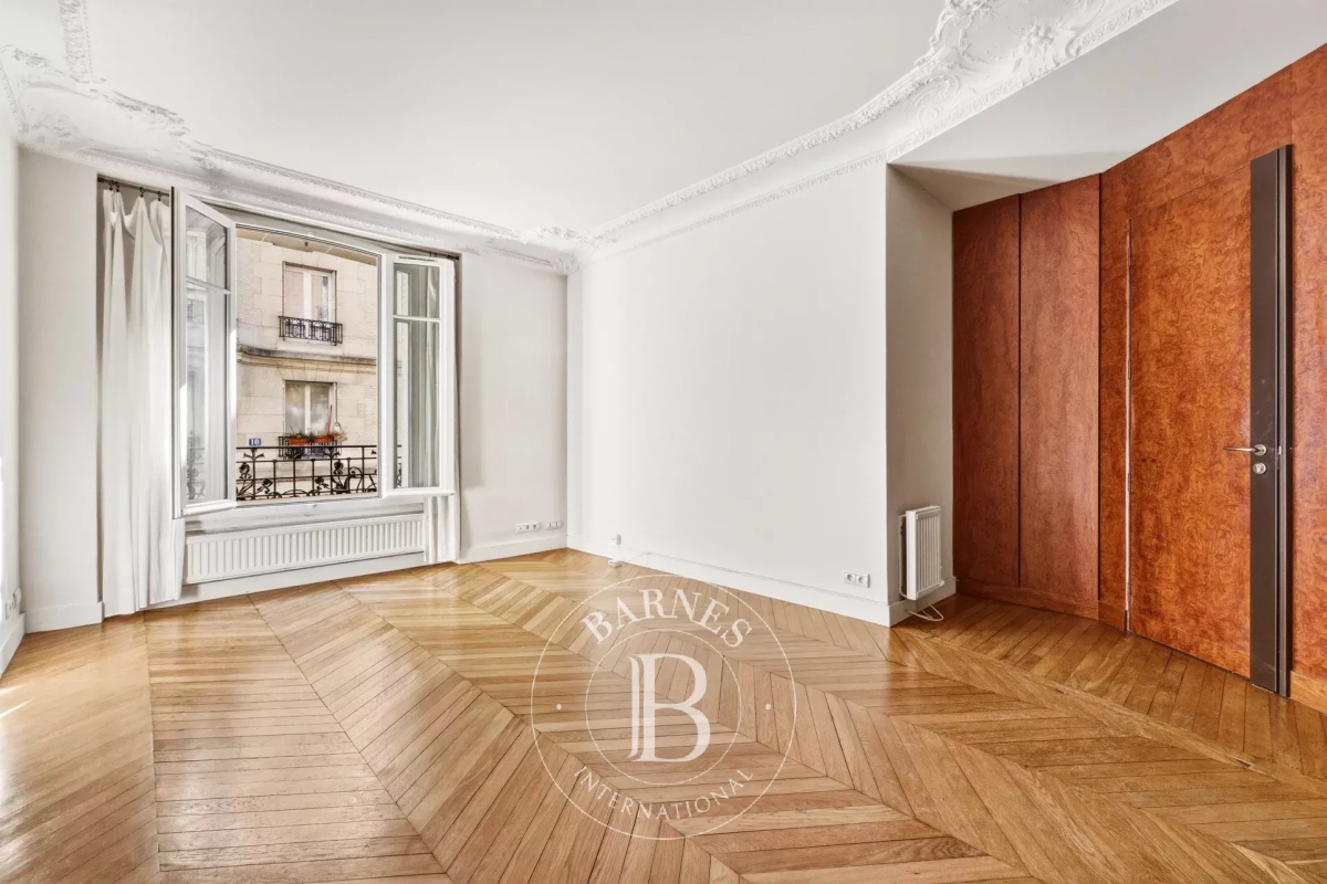 Luxury Apartment for sale in Paris 14Ème, 495 000 €, Photo 1