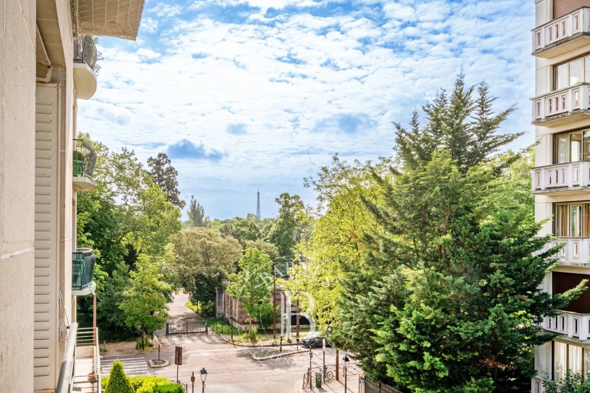 Luxury Apartment for sale in Neuilly-sur-Seine, 1 370 000 €, Photo 1