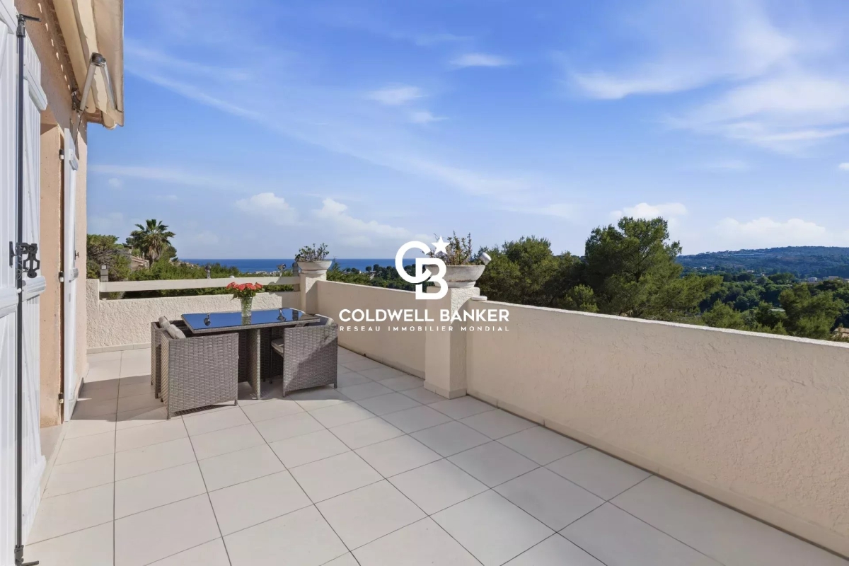 Maison de luxe à vendre à Cagnes-sur-Mer, 745 000 €, Photo 1