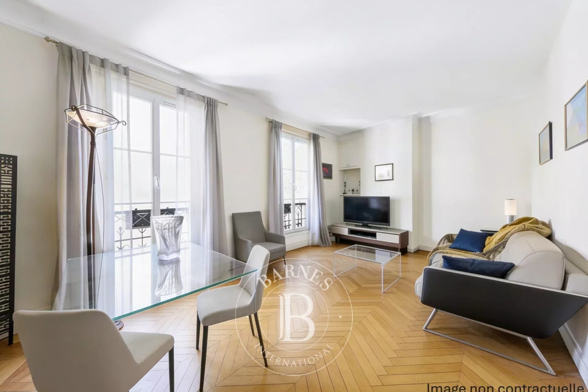 Appartement de luxe à vendre à Paris 7ème, 695 000 €, Photo 1