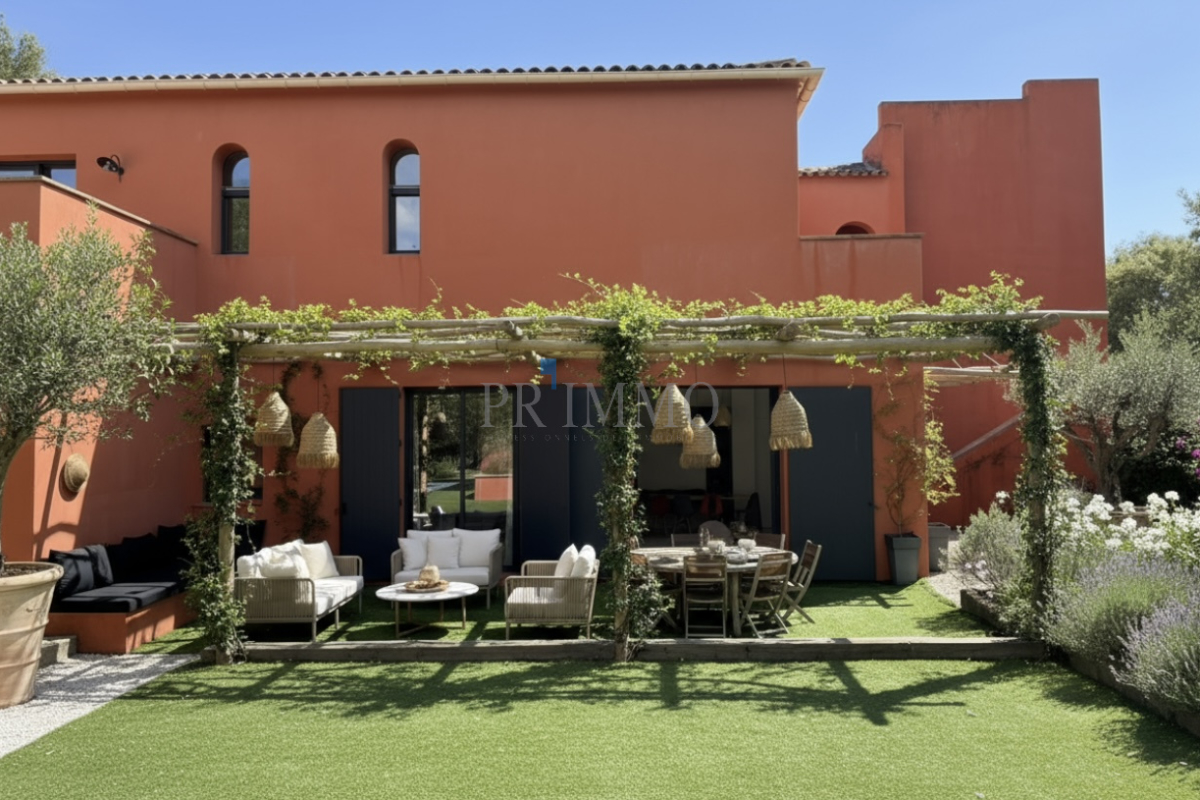 Luxury House for sale in Grimaud, 1 575 000 €, Photo 2