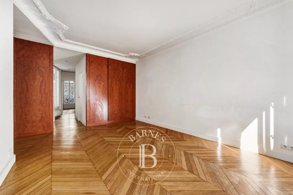 Luxury Apartment for sale in Paris 14Ème, 495 000 €, Photo 2