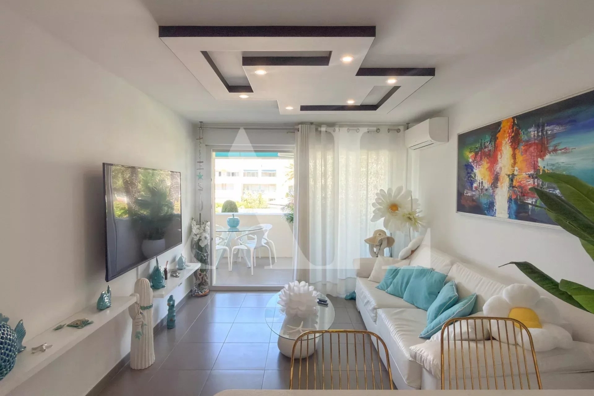 Appartement de luxe à vendre à Antibes, 349 000 €, Photo 3