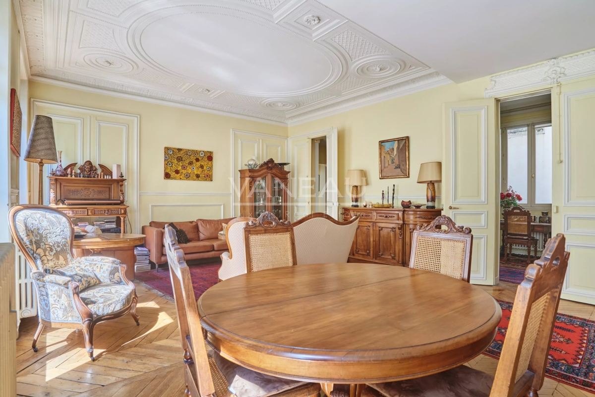 Luxury Apartment for sale in Paris 8Ème, 1 200 000 €, Photo 4