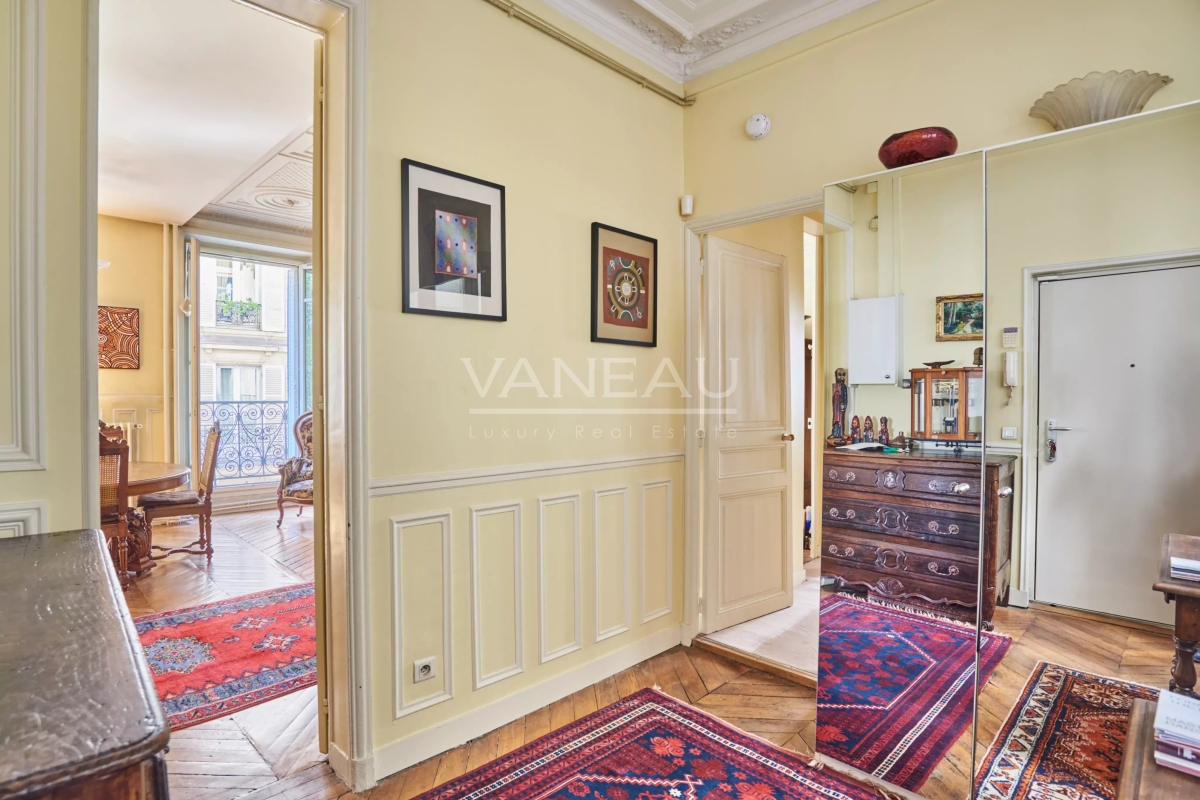 Luxury Apartment for sale in Paris 8Ème, 1 200 000 €, Photo 5