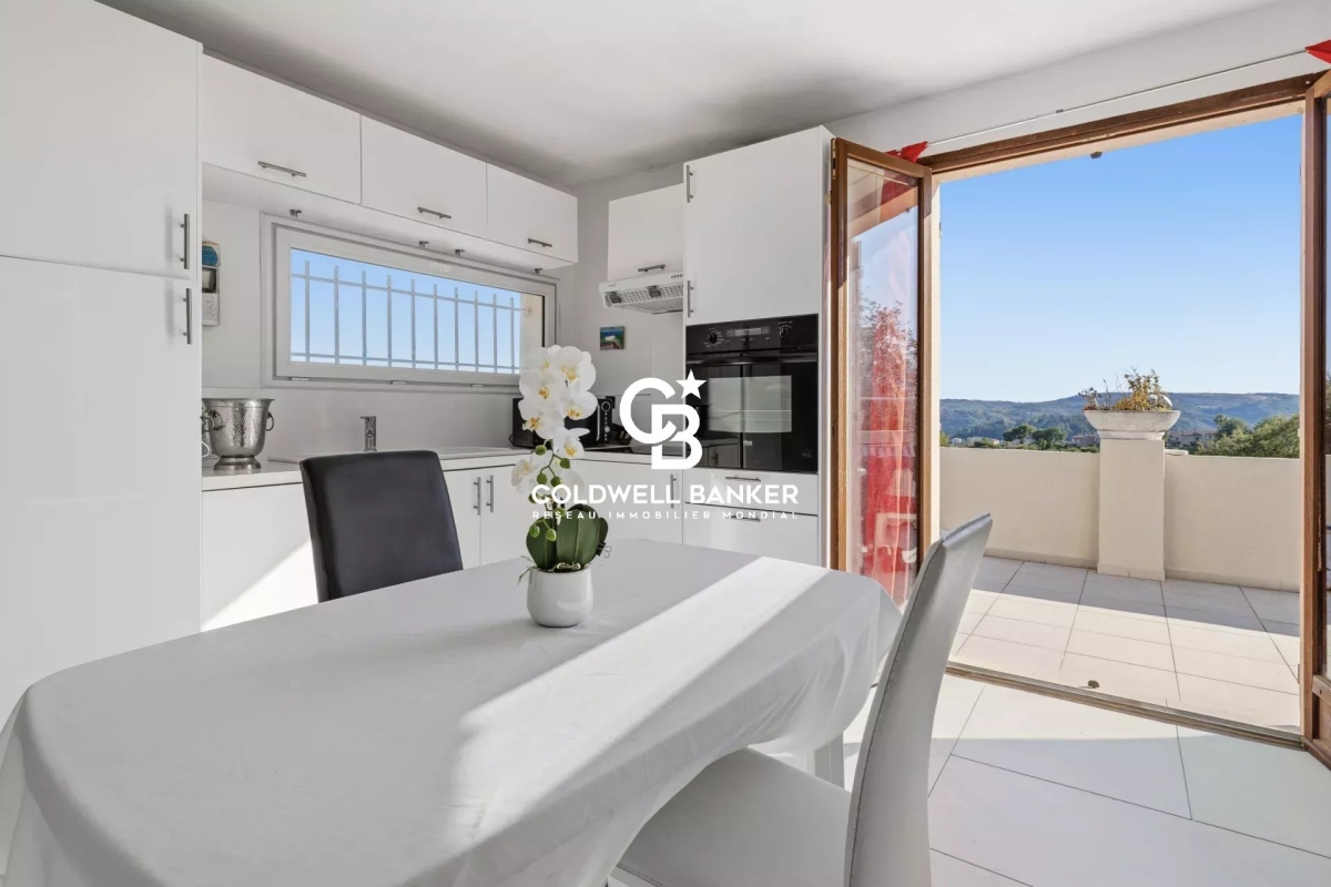 Maison de luxe à vendre à Cagnes-sur-Mer, 745 000 €, Photo 6