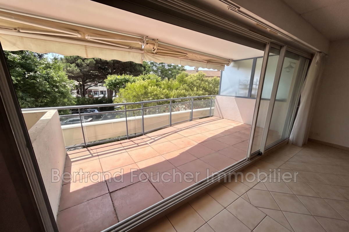 Luxury Apartment for sale in Cavalaire-sur-Mer, 429 000 €, Photo 1
