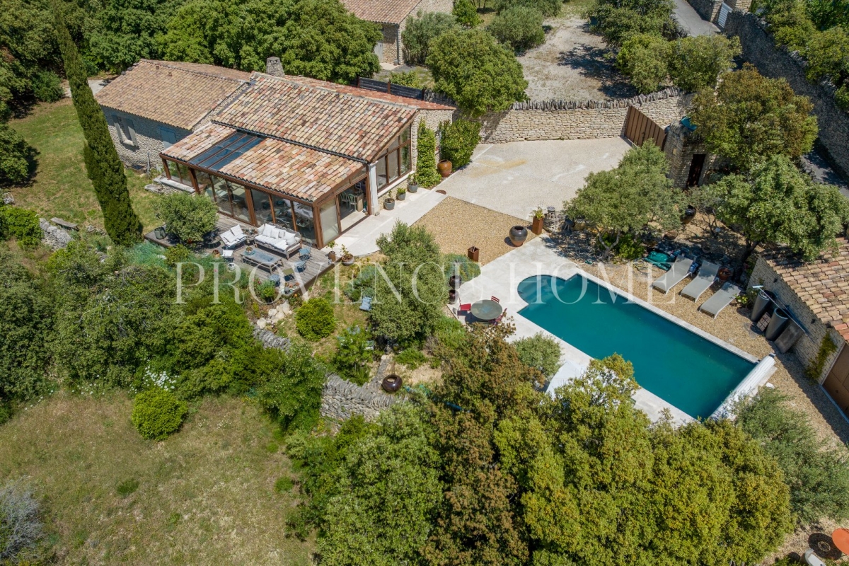 Luxury House for sale in Gordes, 1 100 000 €, Photo 1