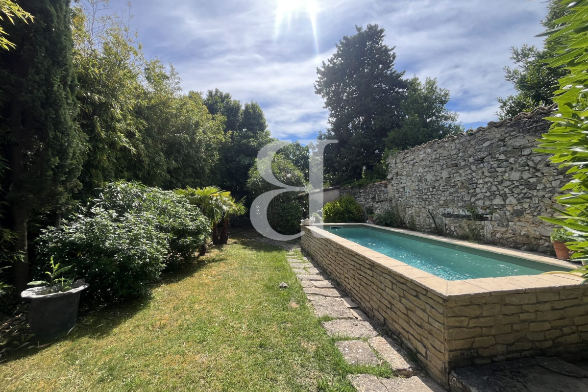 Luxury House for sale in Robion, 850 000 €, Photo 1