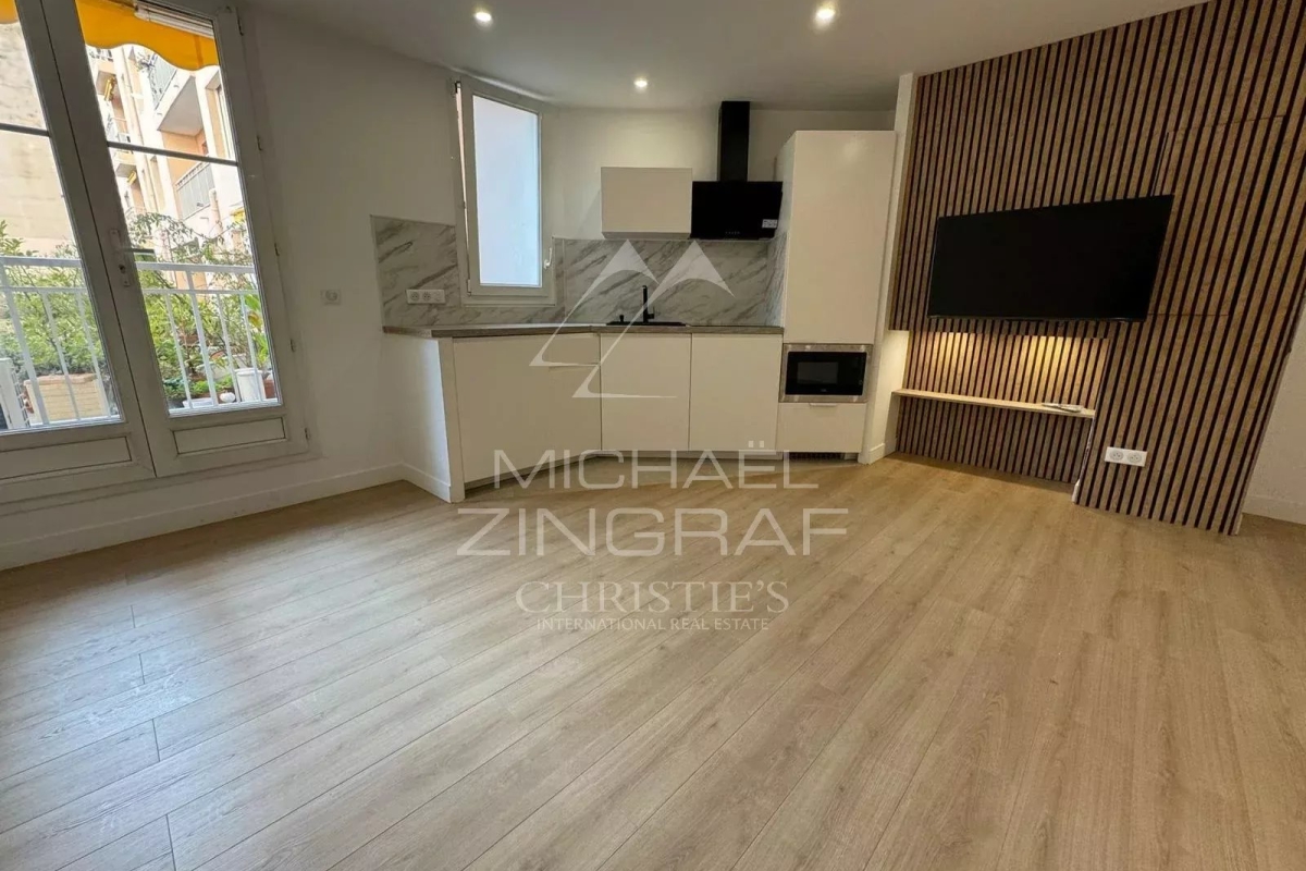 Appartement de luxe à vendre à Antibes, 219 000 €, Photo 1