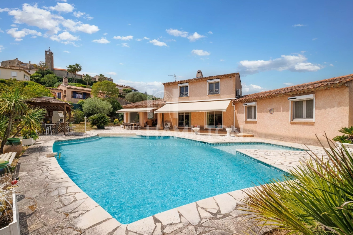 Maison de luxe à vendre à Châteauneuf-Grasse, 750 000 €, Photo 1