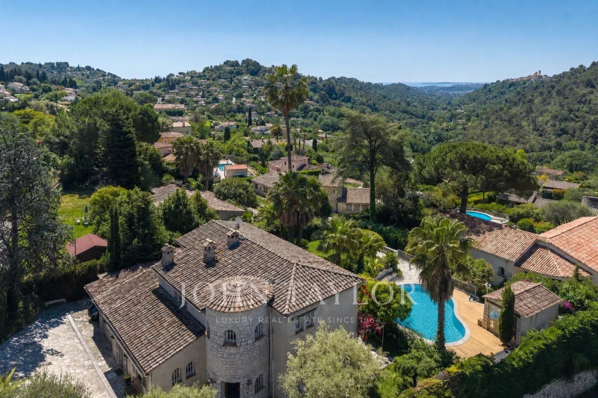 Maison de luxe à vendre à Vence, 966 000 €, Photo 1