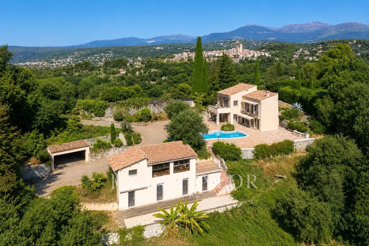 Luxury House for sale in Saint-Paul-de-Vence, 1 570 000 €, Photo 1