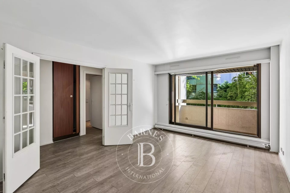 Luxury Apartment for sale in Paris 6Ème, 848 000 €, Photo 2