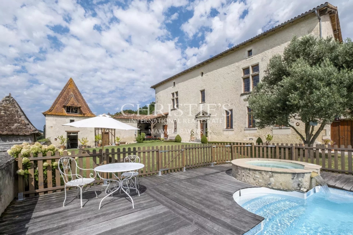 Luxury House for sale in Chalais, 900 000 €, Photo 2