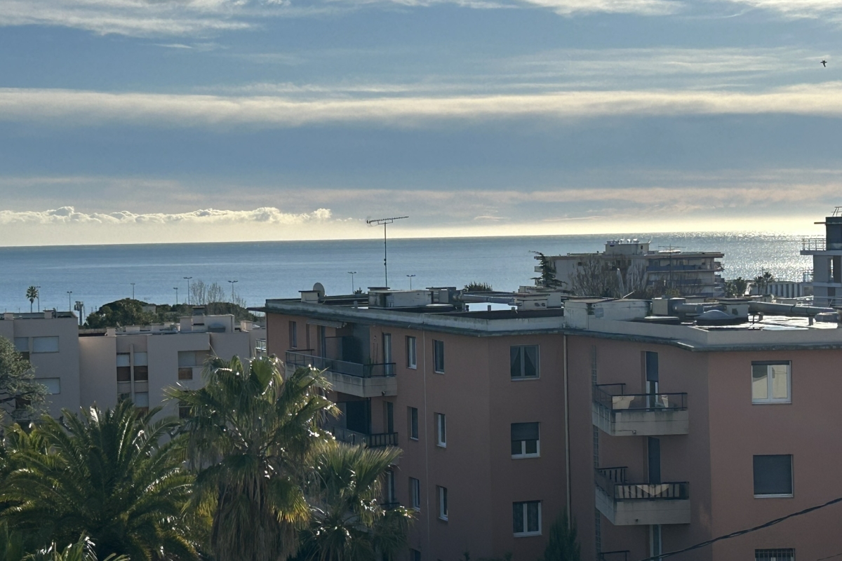 Appartement de luxe à vendre à Antibes, 269 000 €, Photo 3