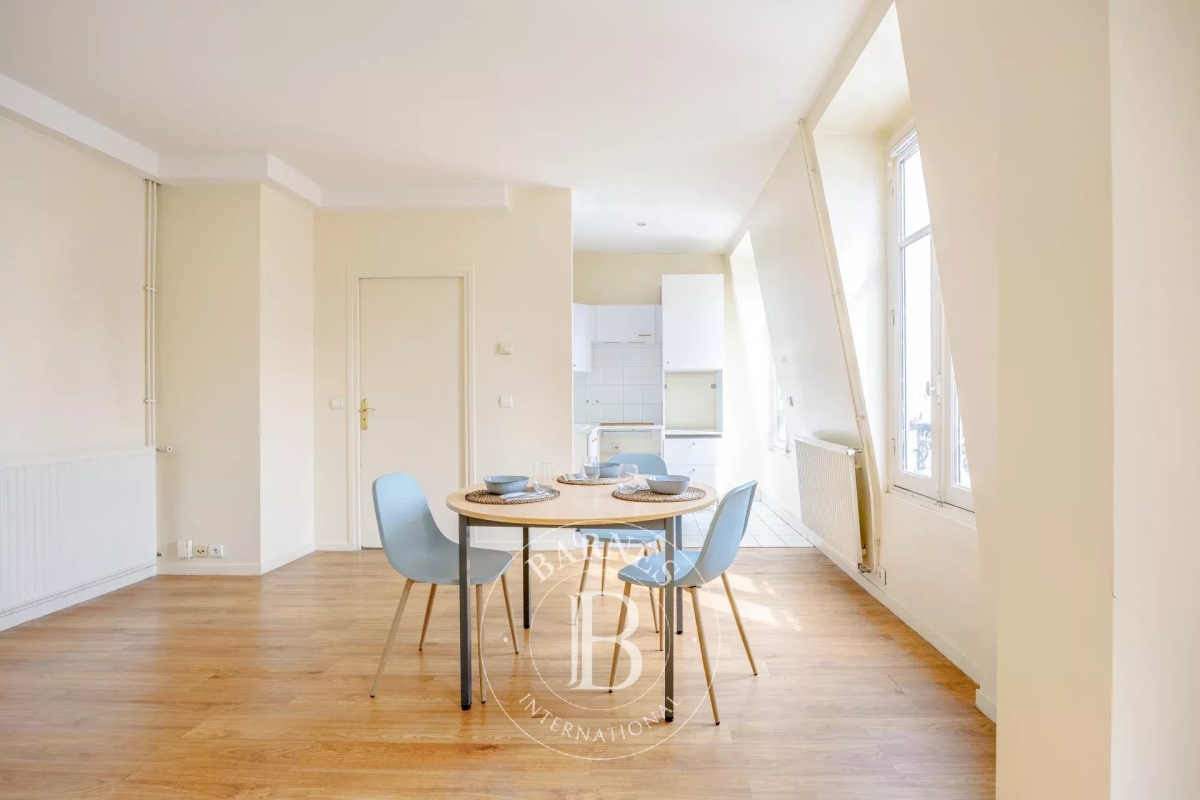Luxury Apartment for sale in Paris 8ème, 595 000 €, Photo 3