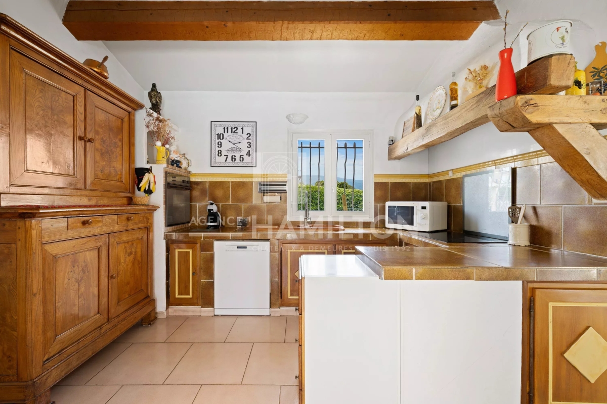 Maison de luxe à vendre à Châteauneuf-Grasse, 750 000 €, Photo 4