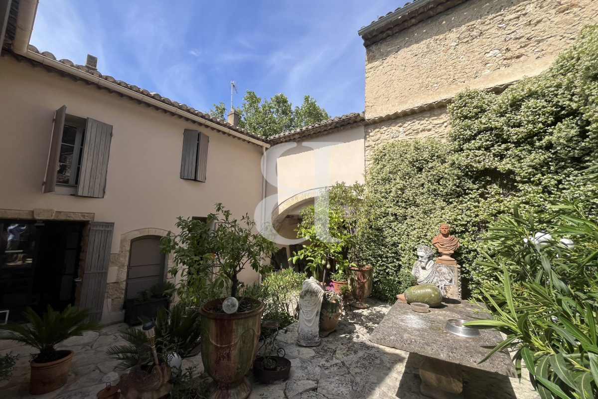 Luxury House for sale in Robion, 850 000 €, Photo 6