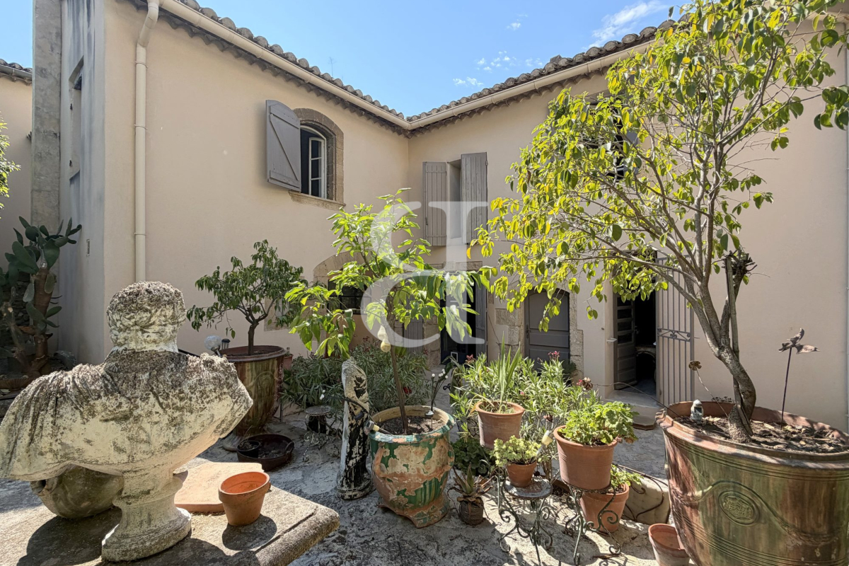 Luxury House for sale in Robion, 850 000 €, Photo 6