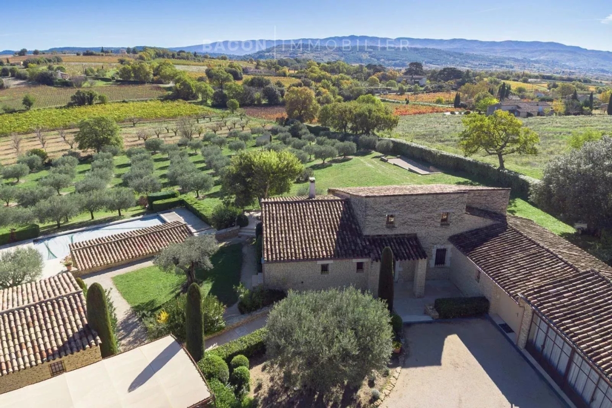 Luxury House for sale in Saint Saturnin les Apt, 1 480 000 €, Photo 1