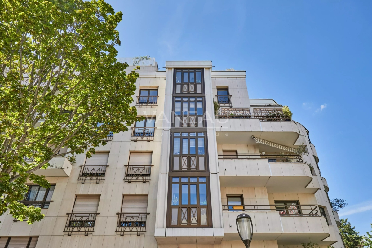 Luxury Apartment for sale in Boulogne-Billancourt, 795 000 €, Photo 2