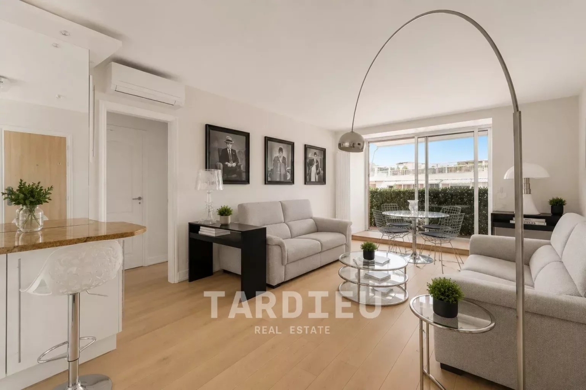 Appartement de luxe à vendre à Saint-Tropez, 1 150 000 €, Photo 2
