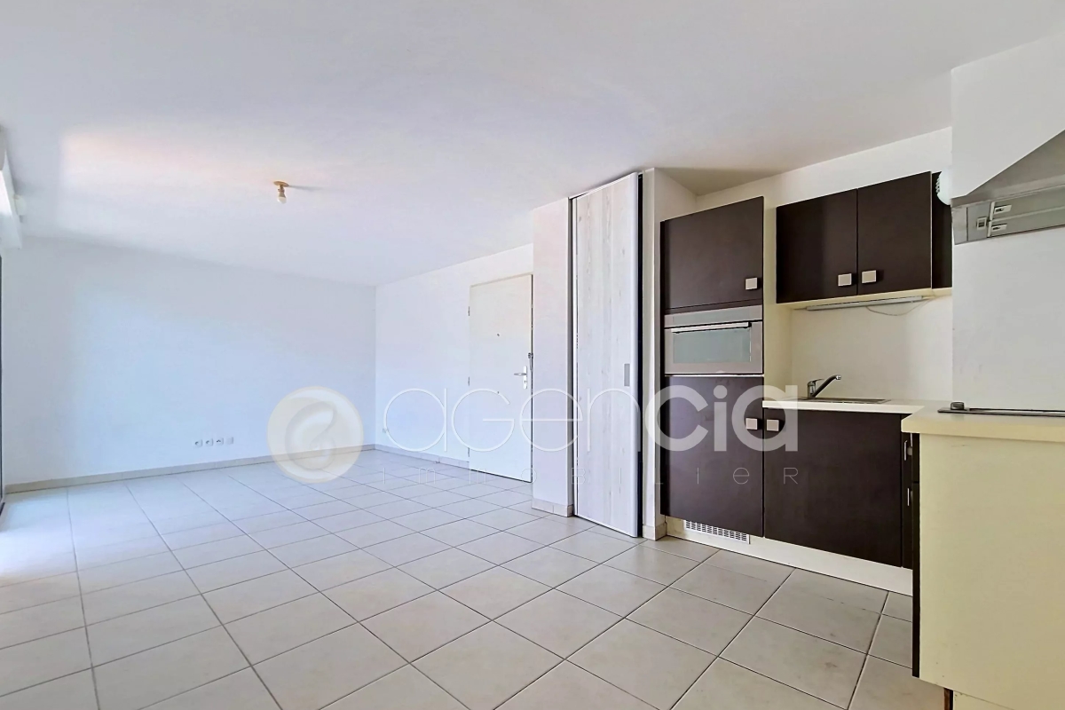 Luxury Apartment for sale in Mandelieu-la-Napoule, 190 000 €, Photo 3