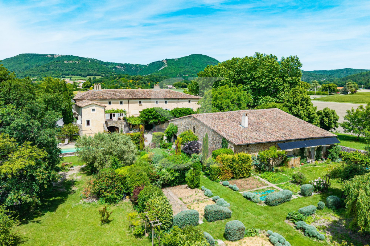 Maison de luxe à vendre à Marsanne, 850 000 €, Photo 1