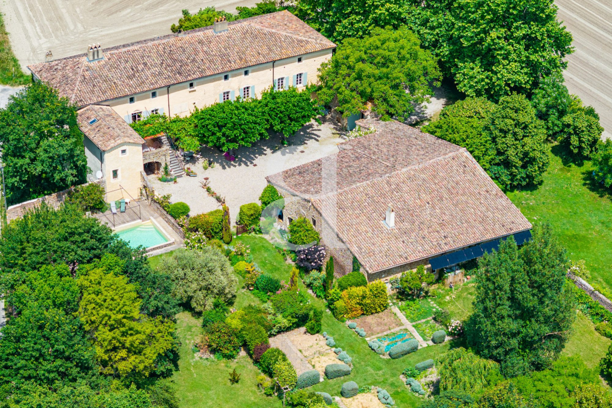 Maison de luxe à vendre à Marsanne, 850 000 €, Photo 2