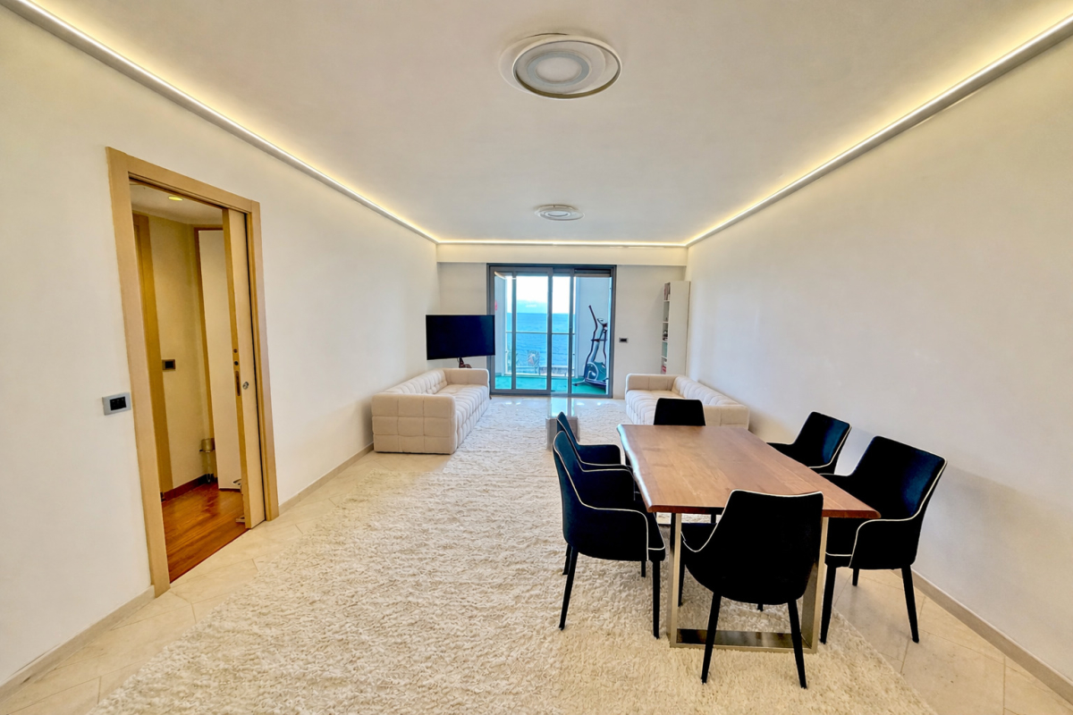 Luxury Apartment for sale in Roquebrune-Cap-Martin, 1 050 000 €, Photo 2