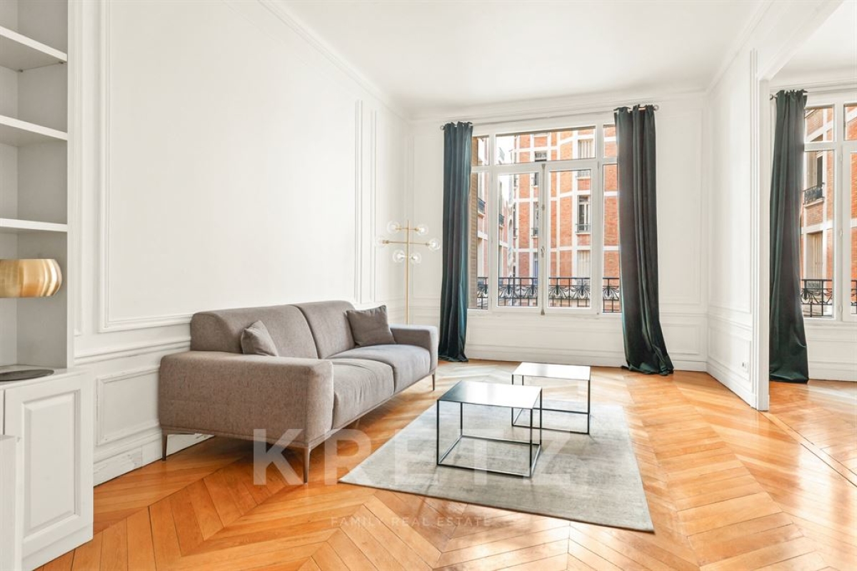 Luxury Apartment for sale in Paris 7Ème, 1 340 000 €, Photo 5