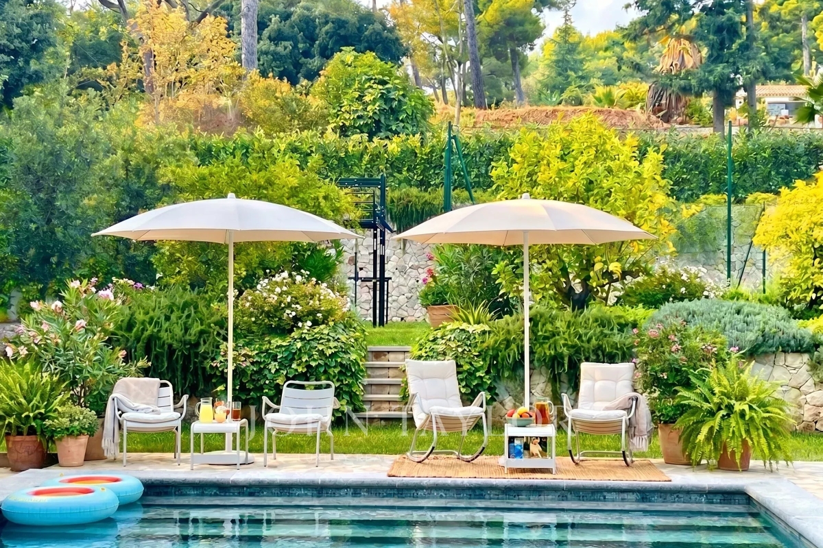 Maison de luxe à louer à Mougins, 18 000 €, Photo 1