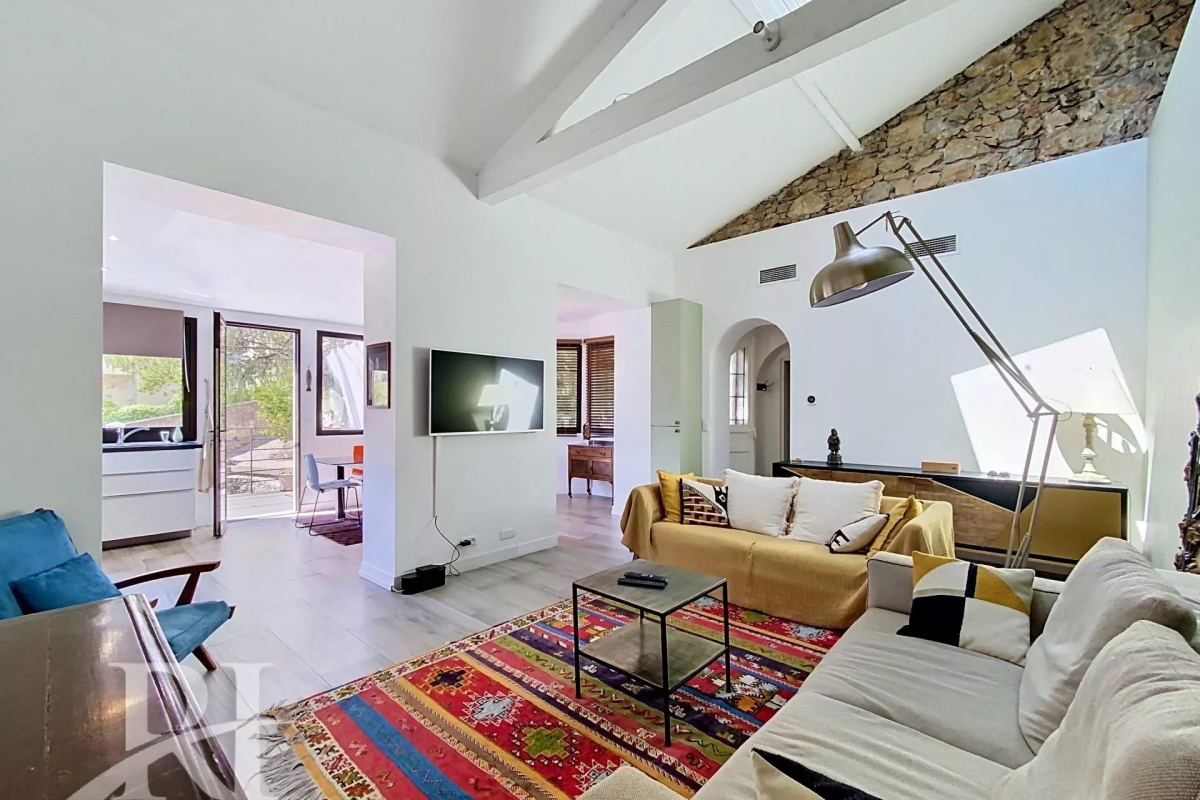 Luxury House for sale in Cannes, 749 000 €, Photo 2