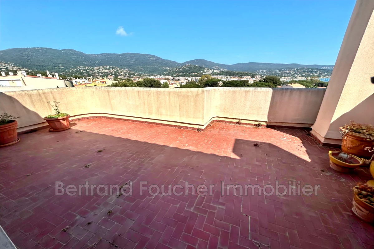 Appartement de luxe à vendre à Cavalaire-sur-Mer, 580 000 €, Photo 2