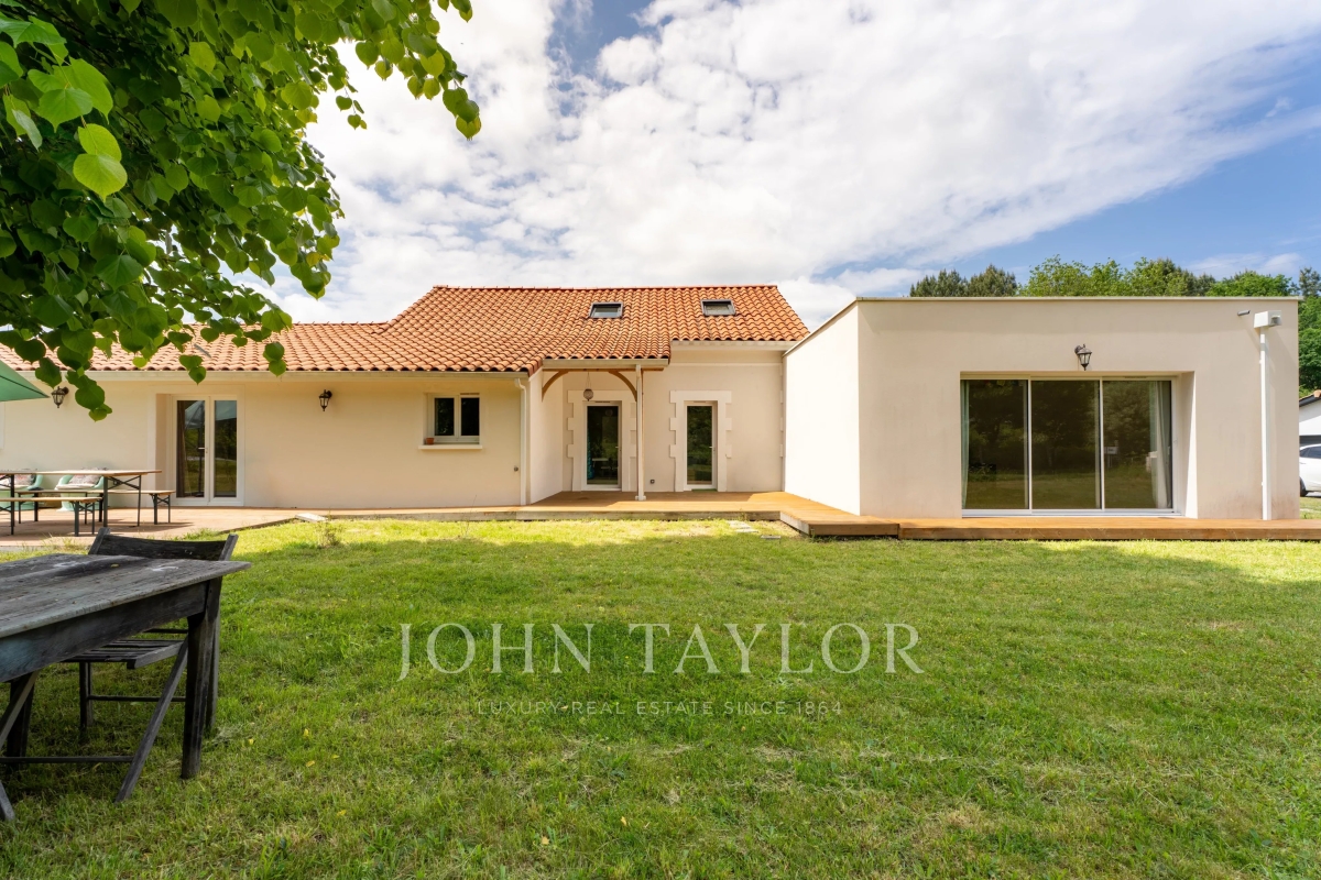 Luxury House for sale in Parentis-en-Born, 499 000 €, Photo 1