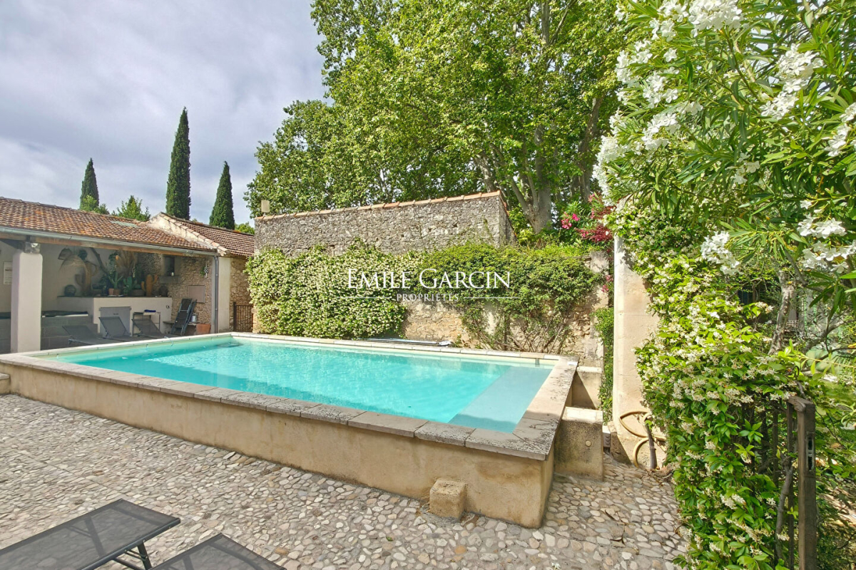 Maison de luxe à vendre à Robion, 1 250 000 €, Photo 2