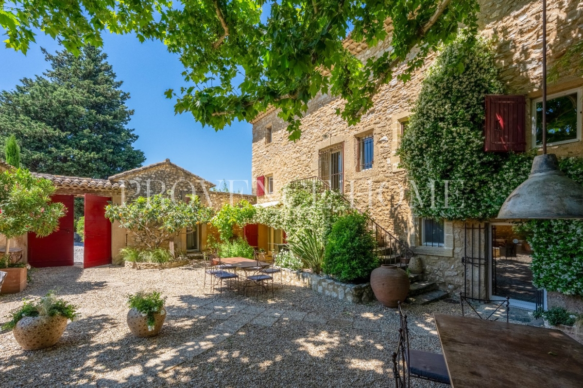 Maison de luxe à vendre à Robion, 1 580 000 €, Photo 2
