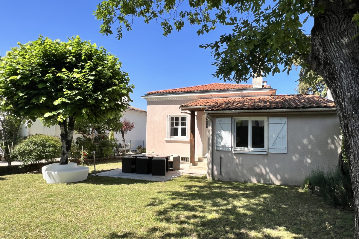 Luxury House for sale in Royan, 475 000 €, Photo 1