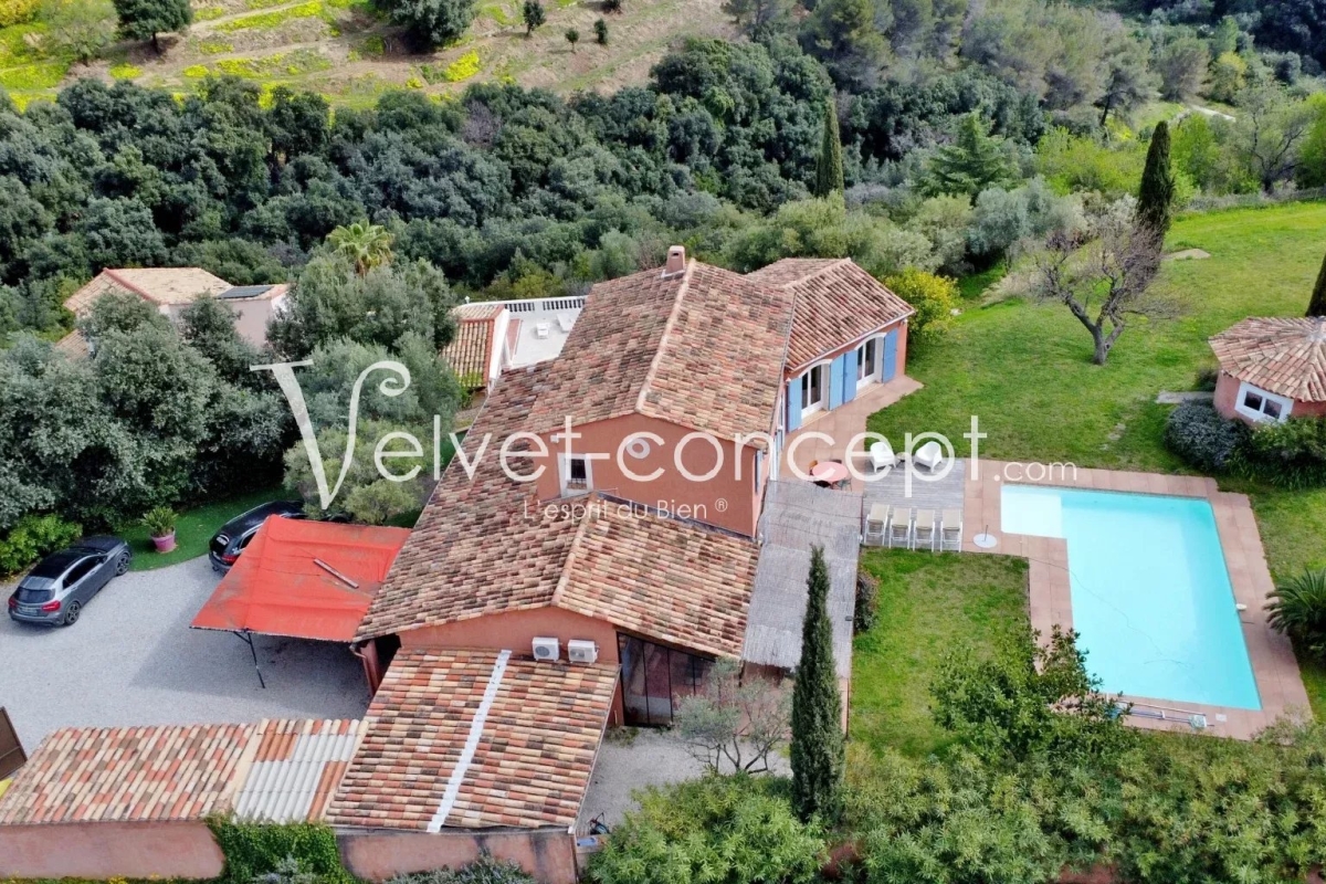 Maison de luxe à vendre à Cagnes-sur-Mer, 1 250 000 €, Photo 1