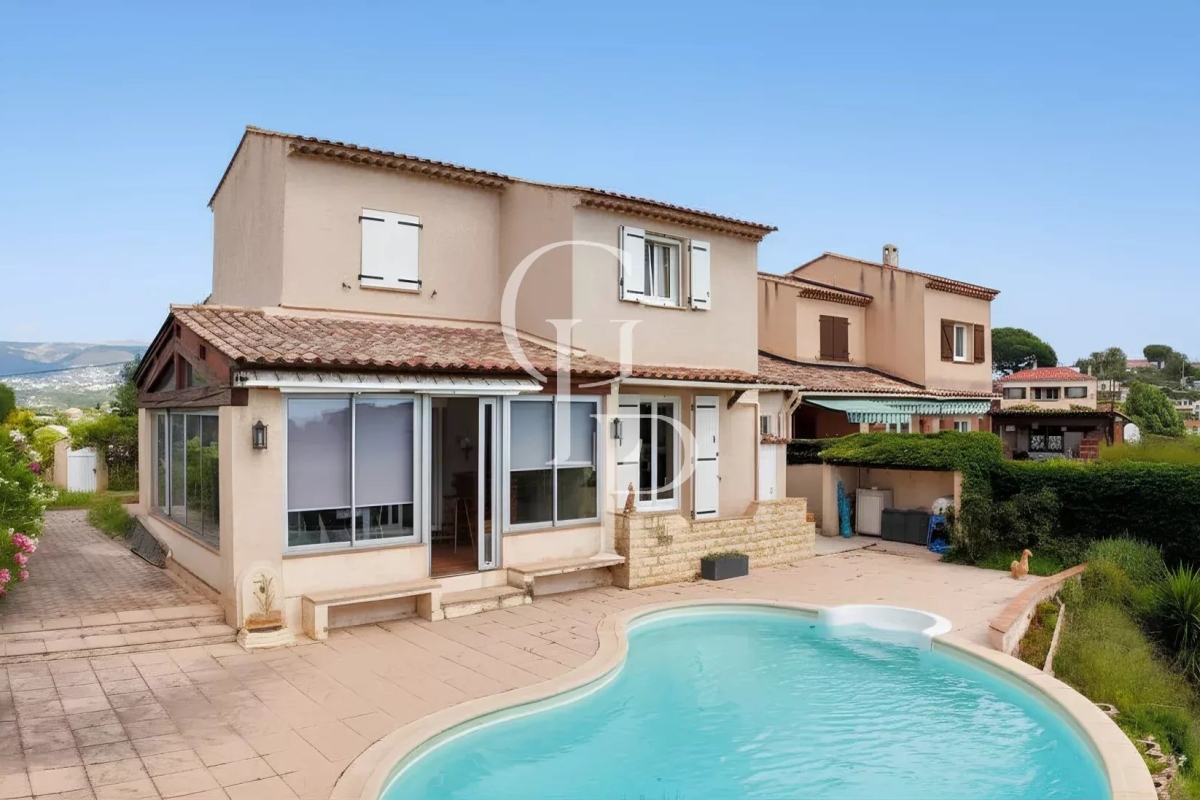 Luxury House for sale in Cagnes-sur-Mer, 780 000 €, Photo 2
