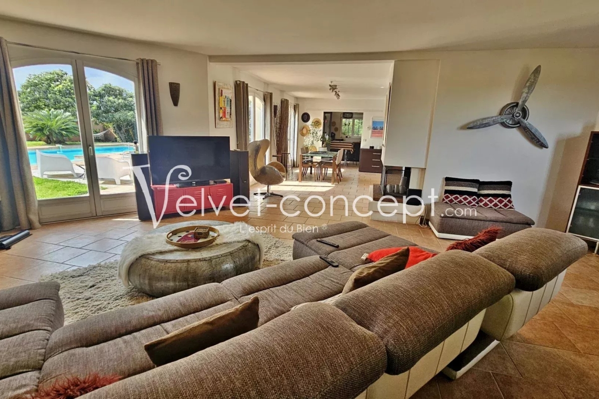 Maison de luxe à vendre à Cagnes-sur-Mer, 1 250 000 €, Photo 7