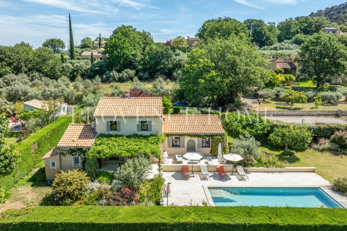 Maison de luxe à vendre à Robion, 740 000 €, Photo 1
