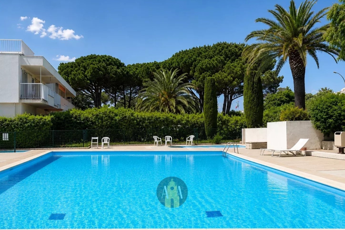 Appartement de luxe à vendre à Saint-Tropez, 860 000 €, Photo 2