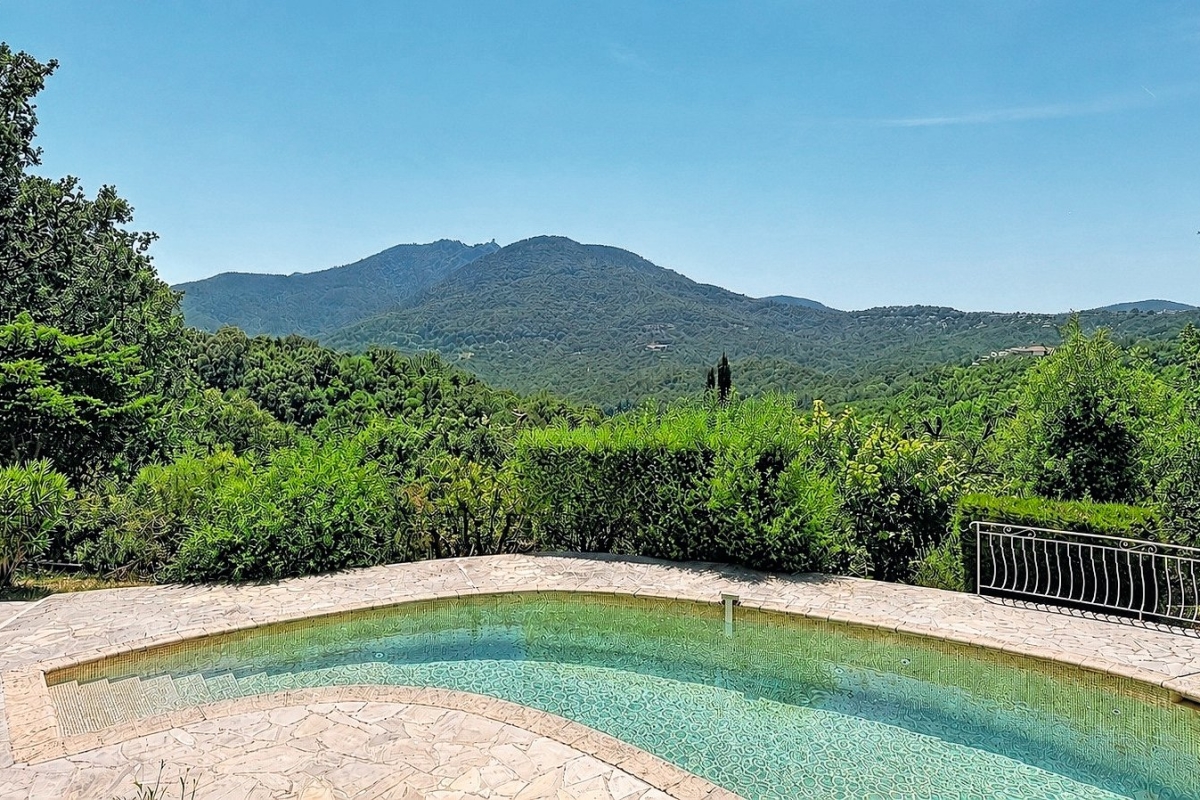 Maison de luxe à vendre à Les Adrets de l'Esterel, 995 000 €, Photo 2