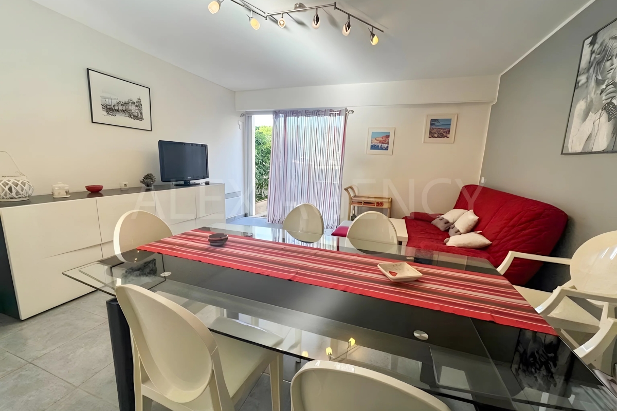 Luxury Apartment for sale in Saint-Tropez, 860 000 €, Photo 4