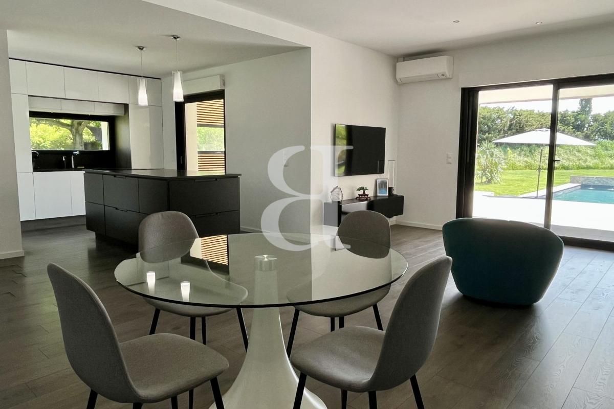 Maison de luxe à vendre à Saint Étienne-du-Grès, 498 000 €, Photo 7