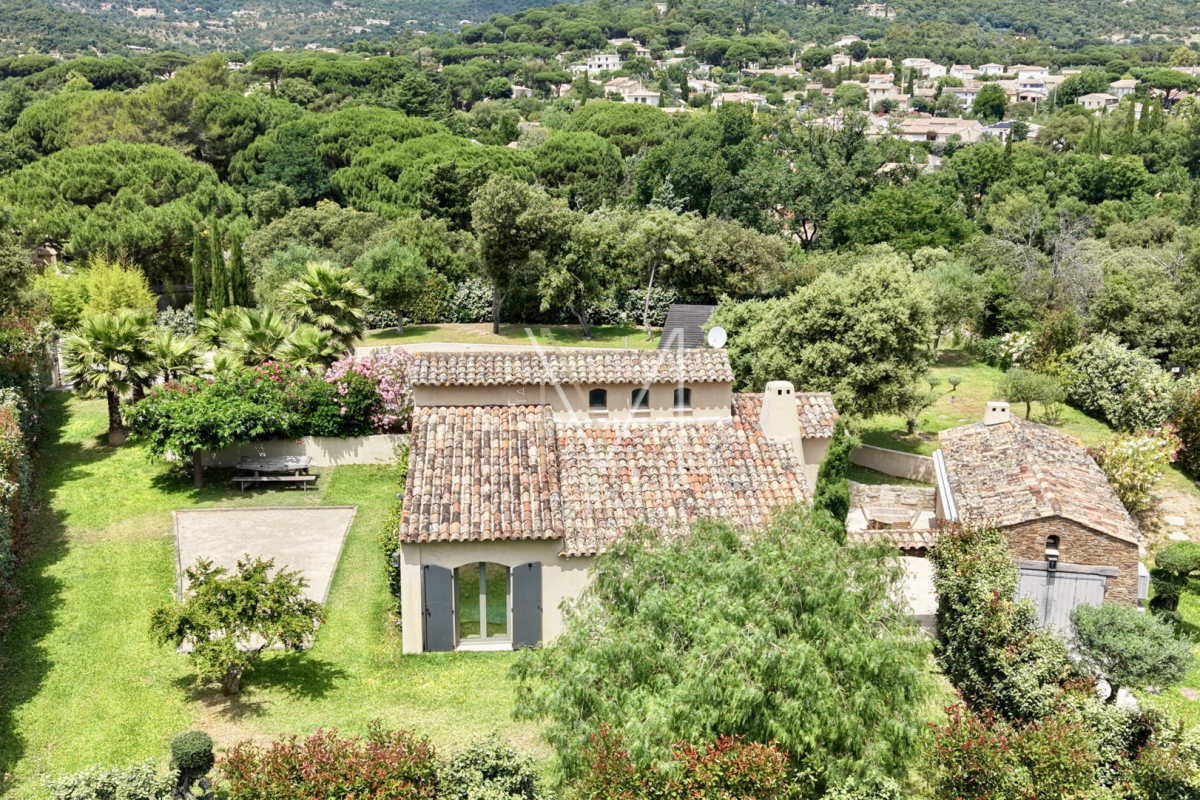 Luxury House for sale in Le Plan-de-La-Tour, 895 000 €, Photo 1