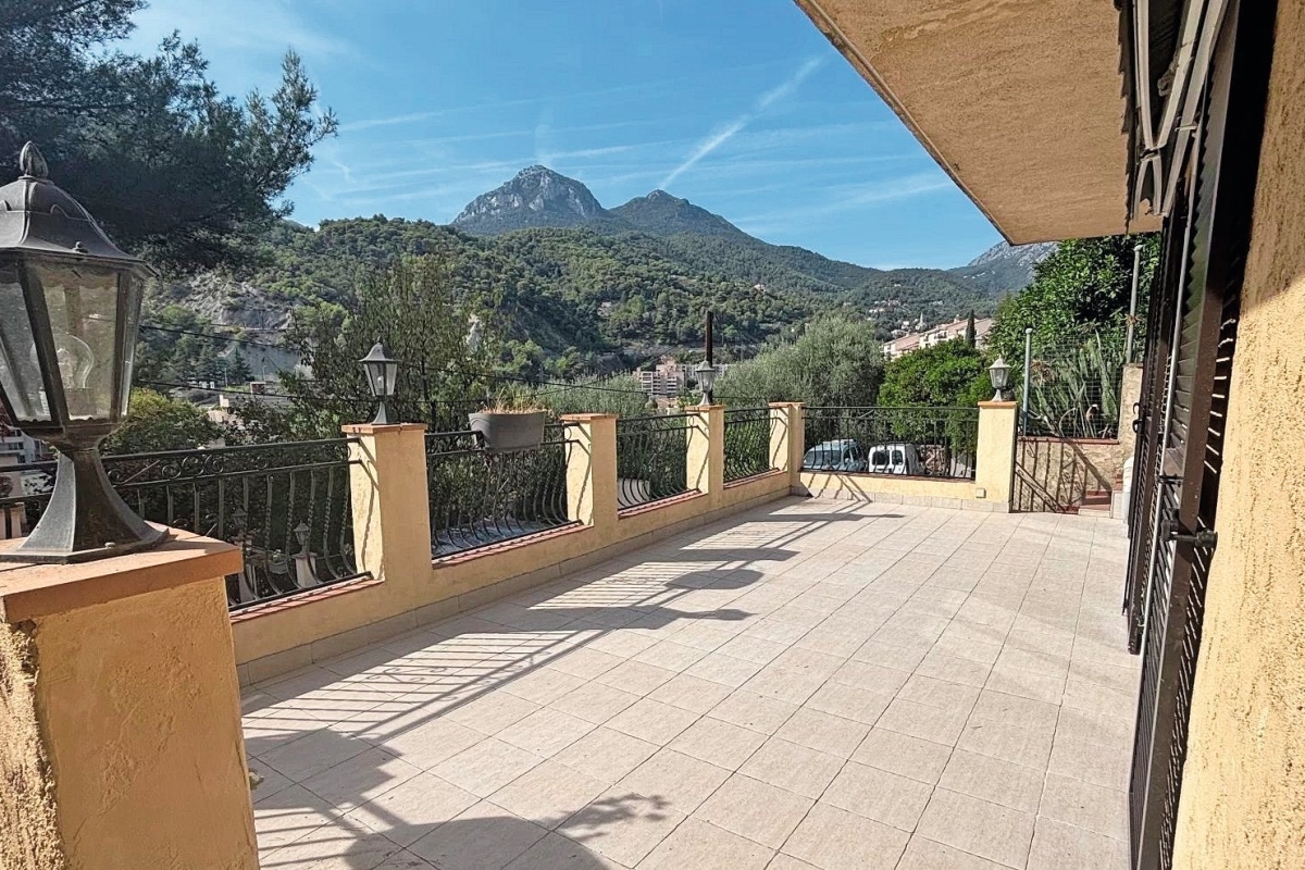 Maison de luxe à vendre à Menton, 750 000 €, Photo 1